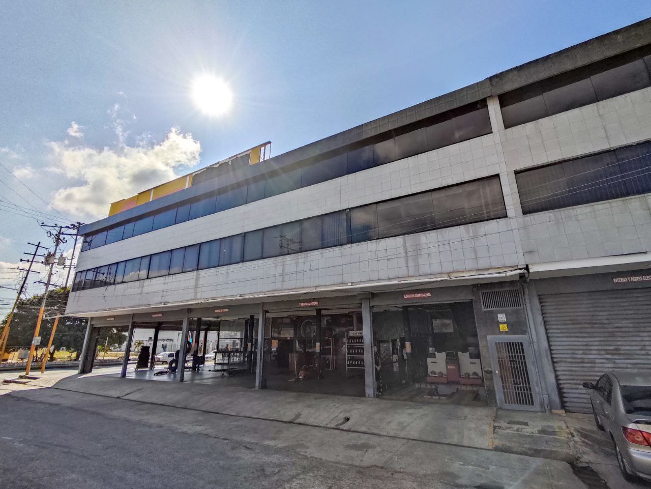 277238 Edificio Local Comercial En Venta 1908mts2 San Blas Valencia, Edo Carabobo. ( Distribuidora y