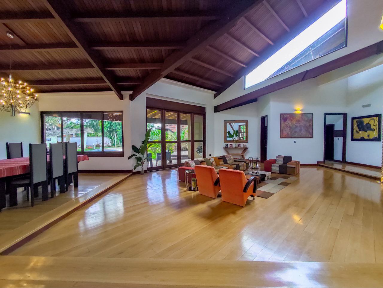 264435  En Venta  Espectacular casa con piscina en El Solar, Guataparo, Valencia. Venezuela