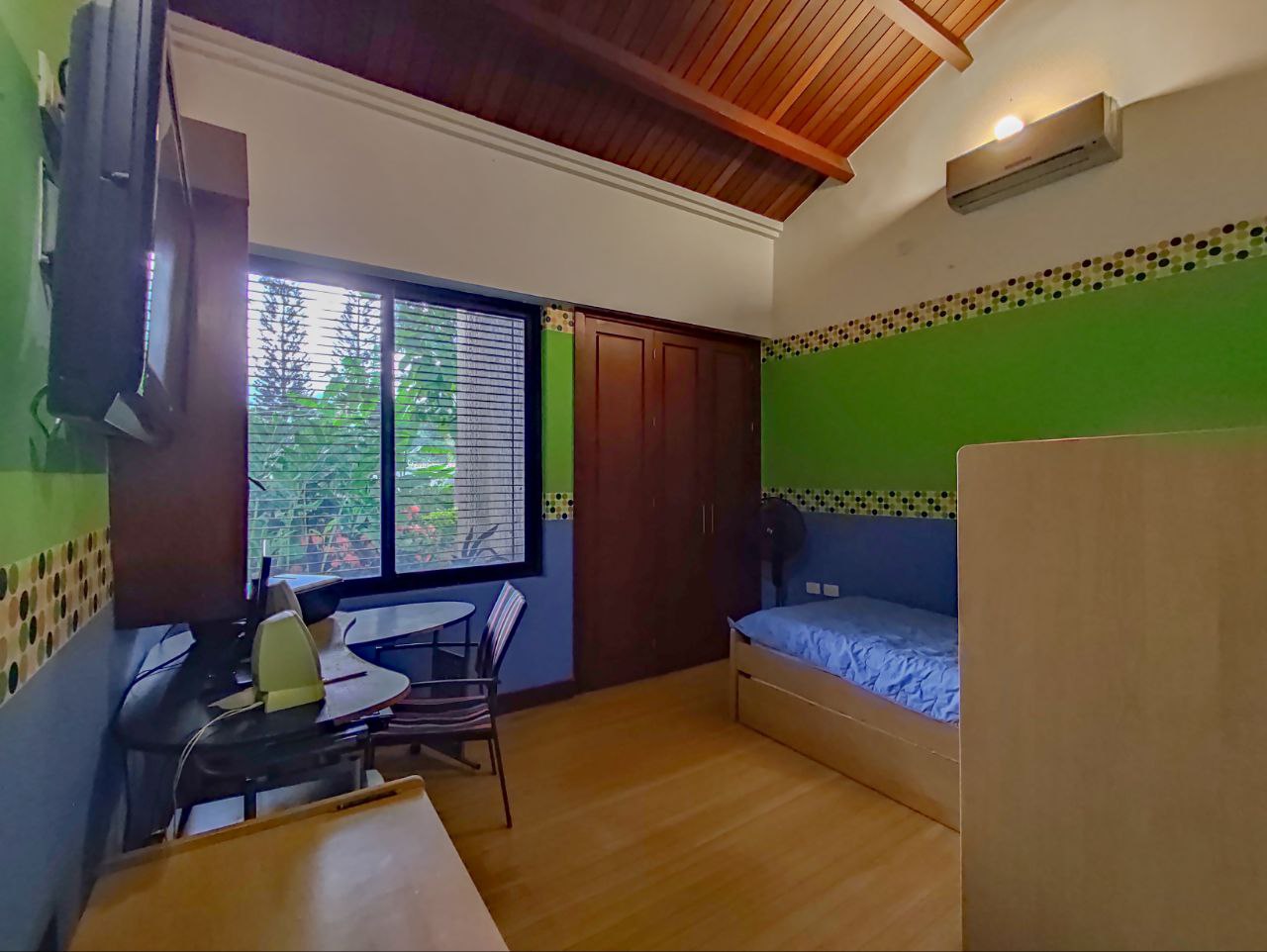 264435  En Venta  Espectacular casa con piscina en El Solar, Guataparo, Valencia. Venezuela